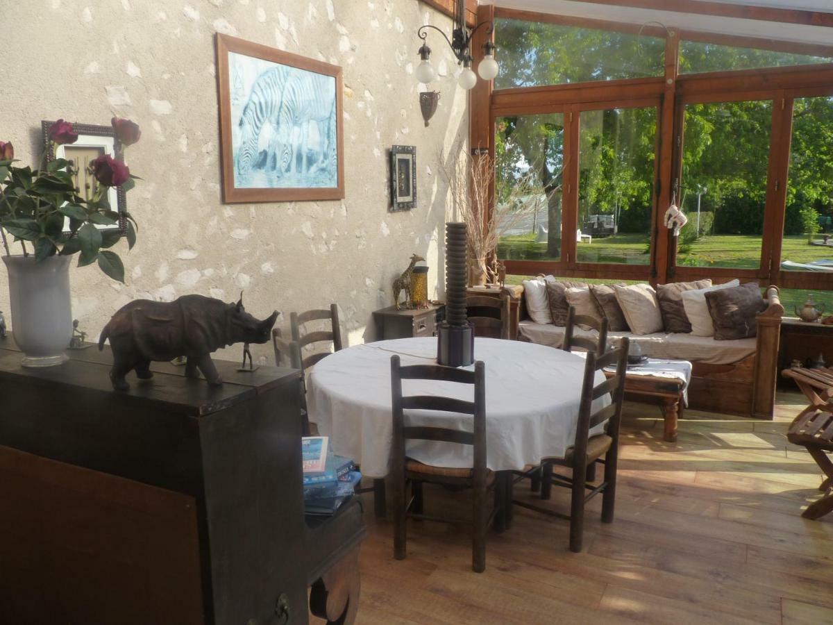 L'Arum Antique Sainte-Catherine-de-Fierbois ภายนอก รูปภาพ
