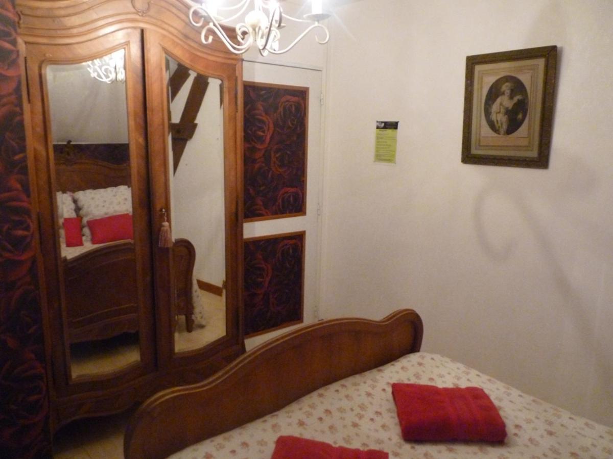 L'Arum Antique Sainte-Catherine-de-Fierbois ภายนอก รูปภาพ